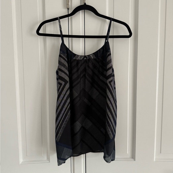 Vince. 100% silk tank top - NWOT - Picture 2 of 5